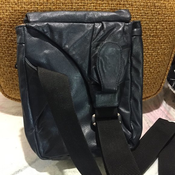 TRAVELON CROSSBODY MESSENGER LEATHER BAGS - Picture 2 of 12